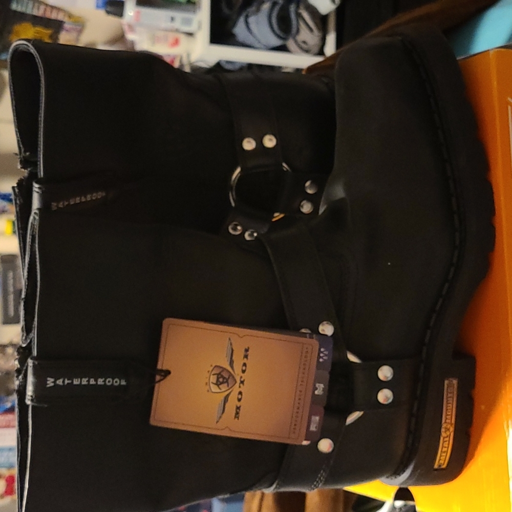 Ariat 9.5 new boot black motor